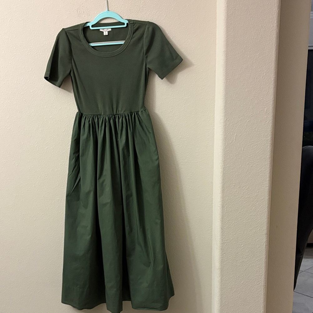 Chic Forest Green Midi Dress